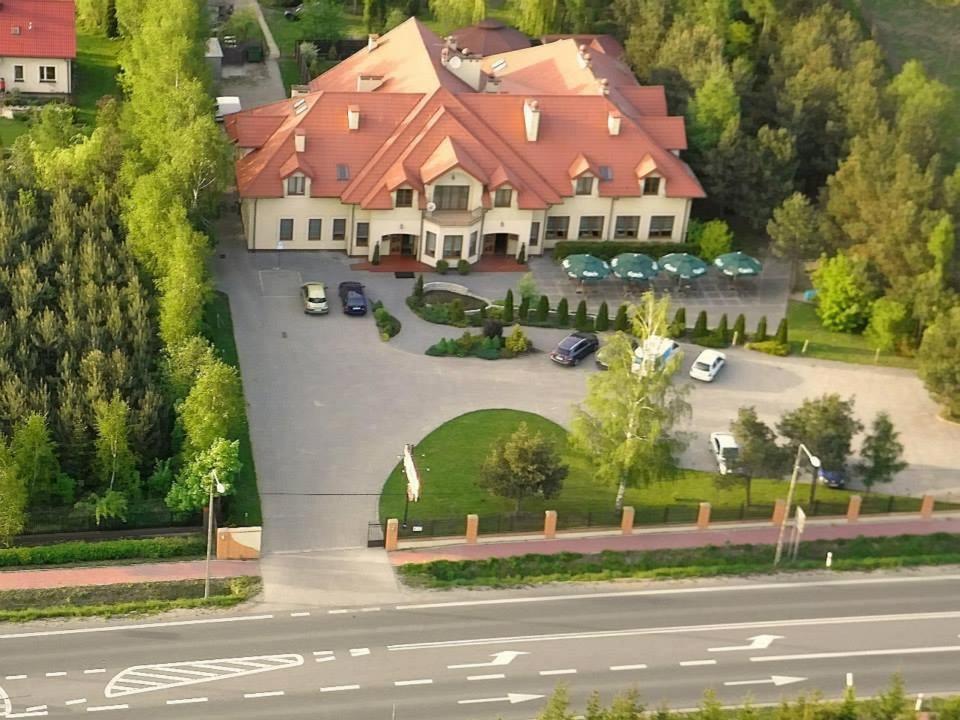 Maxima Hotel Wolanów Kültér fotó